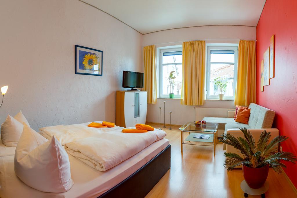 Hotel Am Mueritzhafen Garni Waren  Zewnętrze zdjęcie
