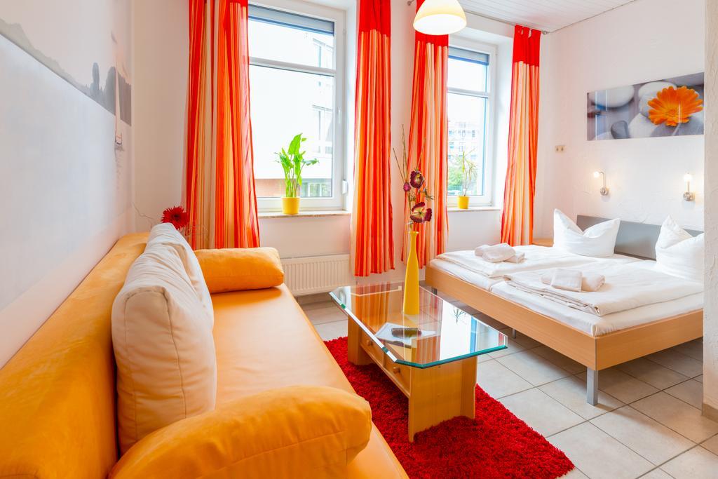 Hotel Am Mueritzhafen Garni Waren  Zewnętrze zdjęcie