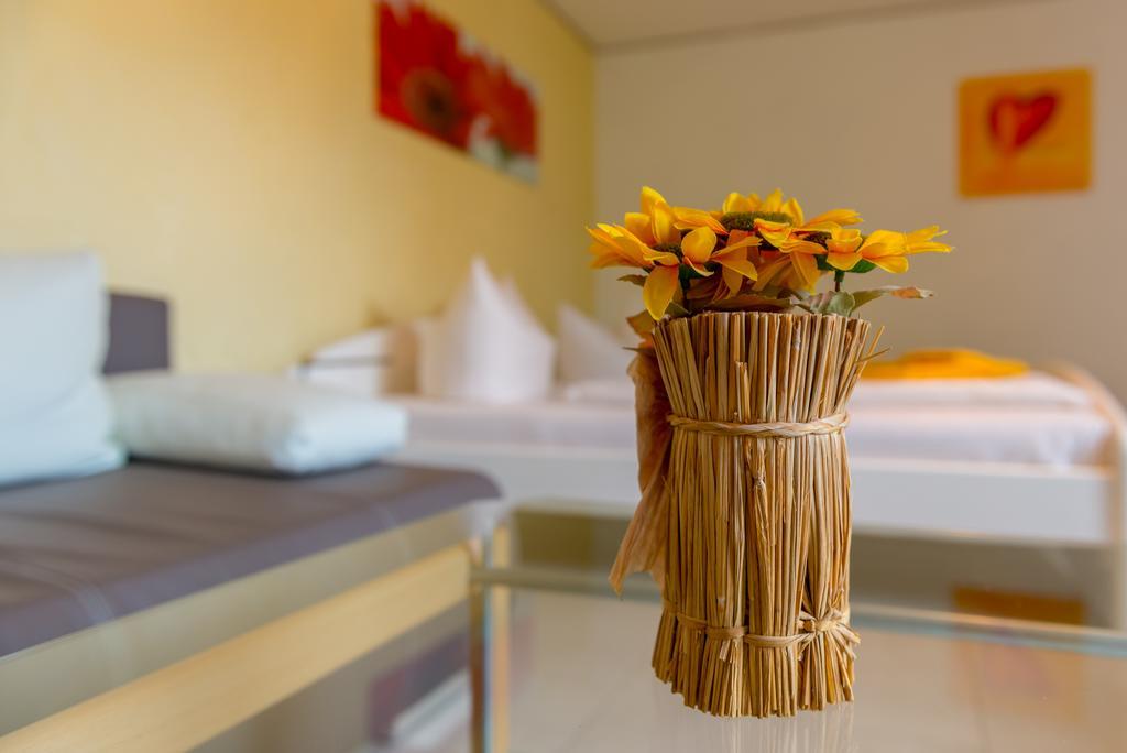 Hotel Am Mueritzhafen Garni Waren  Zewnętrze zdjęcie